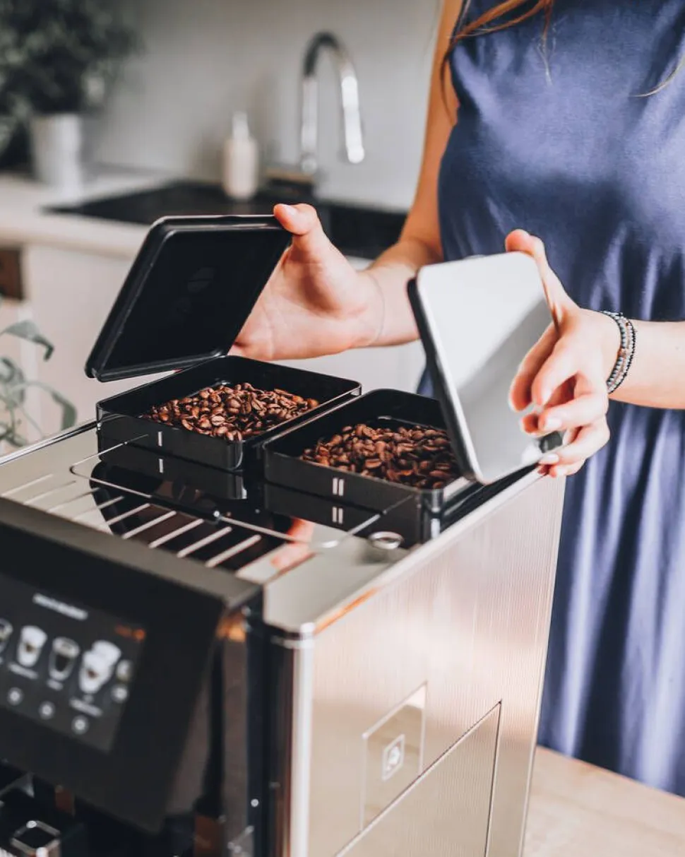 DeLonghi kahviautomaatti Maestosa musta