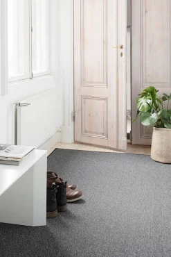 VM-Carpet Balanssi 98 tummanharmaa, 80*150 cm, kantti 5460